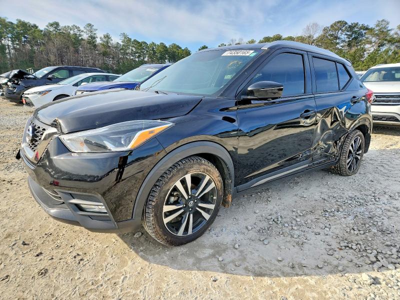 NISSAN KICKS 2019 with VIN 3N1CP5CUXKL555728 - Photo from auction