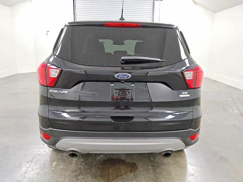 Photo 6 from auction – 2019 FORD ESCAPE SE with VIN 1FMCU0GD1KUB11495