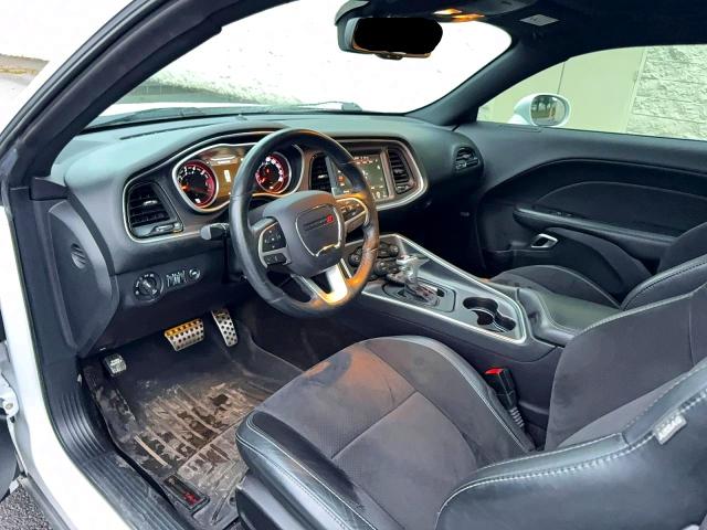 Photo 9 from auction – 2016 DODGE CHALLENGER with VIN 2C3CDZFJ0GH231805