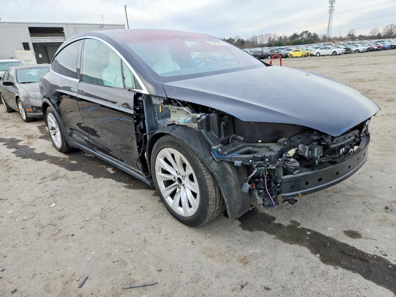 Photo 4 from auction – 2016 TESLA MODEL X with VIN 5YJXCBE28GF014641