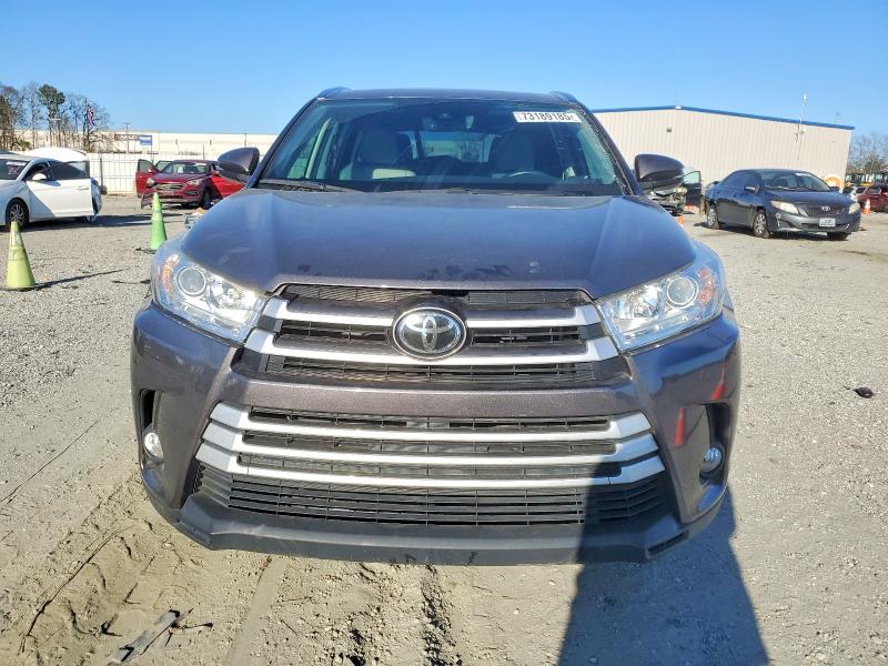Photo 5 from auction – 2019 TOYOTA HIGHLANDER with VIN 5TDKZRFH5KS573766
