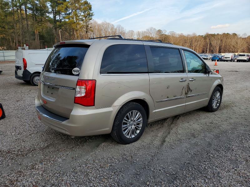 Photo 3 from auction – 2014 CHRYSLER TOWN & COU with VIN 2C4RC1CG3ER116108