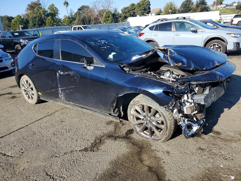 Photo 4 from auction – 2021 MAZDA 3 with VIN JM1BPAKL2M1321796