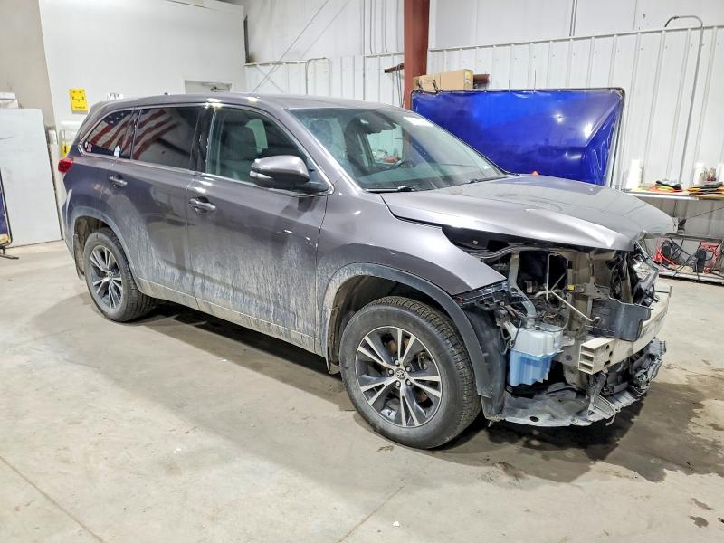 Photo 4 from auction – 2018 TOYOTA HIGHLANDER with VIN 5TDBZRFH1JS872458