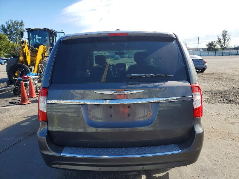 Photo 6 from auction – 2015 CHRYSLER TOWN & COU with VIN 2C4RC1CG3FR699300