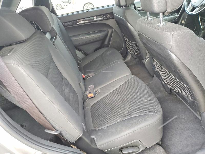 Photo 11 from auction – 2014 KIA SORENTO with VIN 5XYKT4A73EG447989