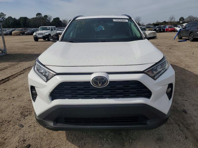 Photo 5 from auction – 2019 TOYOTA RAV4 with VIN 2T3W1RFV0KC005228