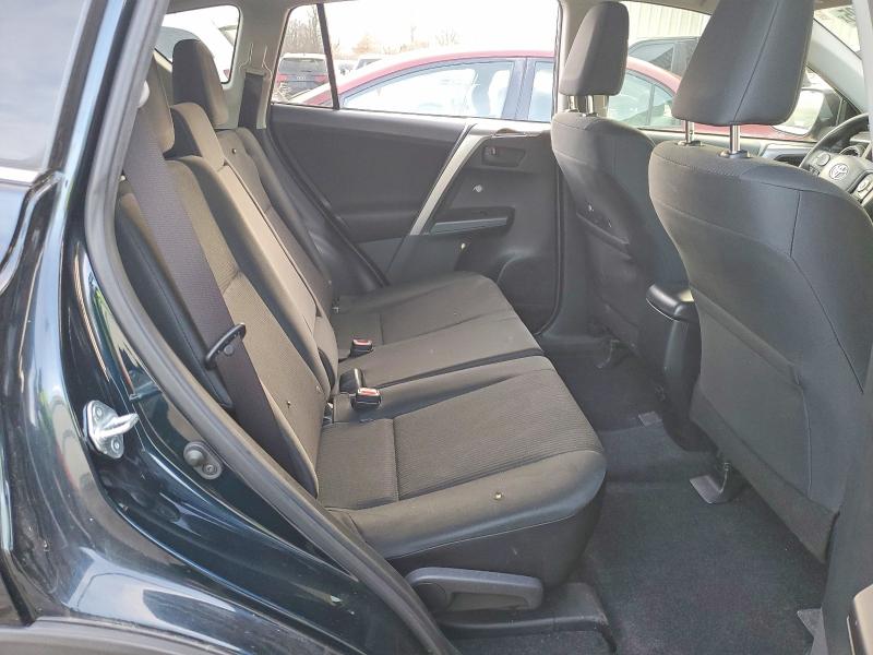 Photo 11 from auction – 2018 TOYOTA RAV4 LE with VIN JTMZFREV3JD129133