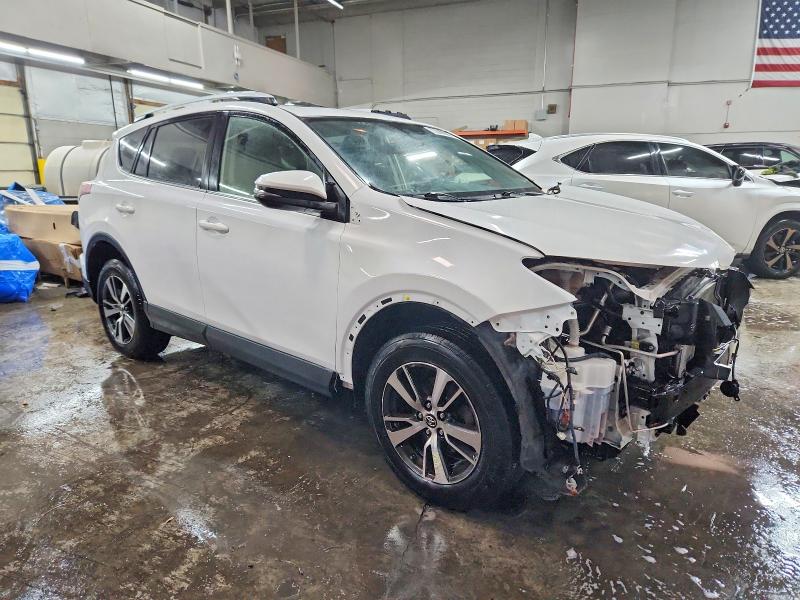 Photo 4 from auction – 2016 TOYOTA RAV4 XLE with VIN JTMRFREV2GD176579
