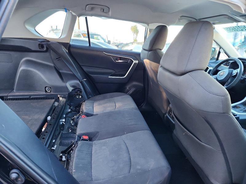 Photo 11 from auction – 2021 TOYOTA RAV4 with VIN 2T3W1RFV9MC152165
