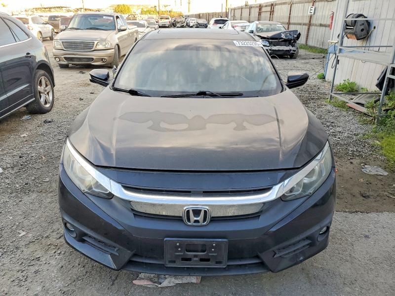Photo 5 from auction – 2016 HONDA CIVIC EXL with VIN 19XFC1F73GE204904