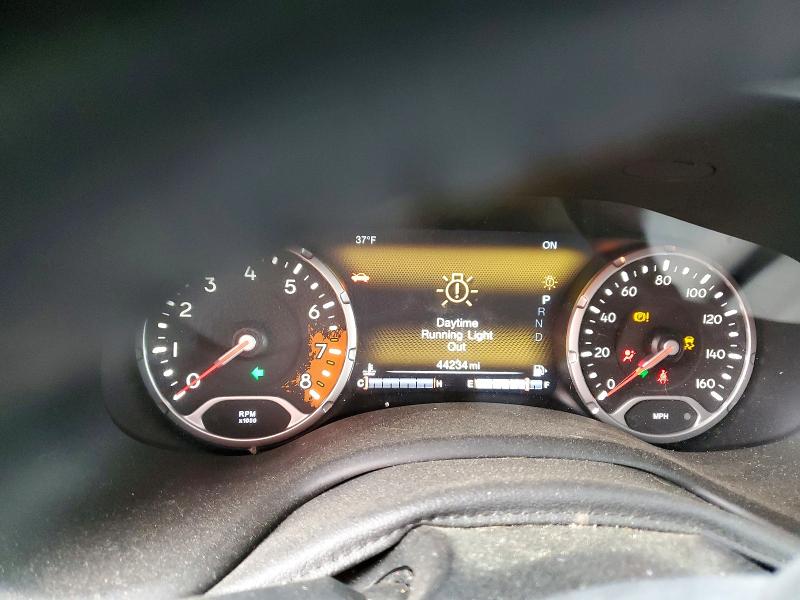 Photo 9 from auction – 2018 JEEP RENEGADE with VIN ZACCJBDB2JPH36130