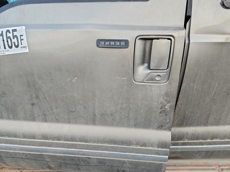 Photo 7 from auction – 2003 FORD EXCURSION with VIN 1FMSU43P93EB66873