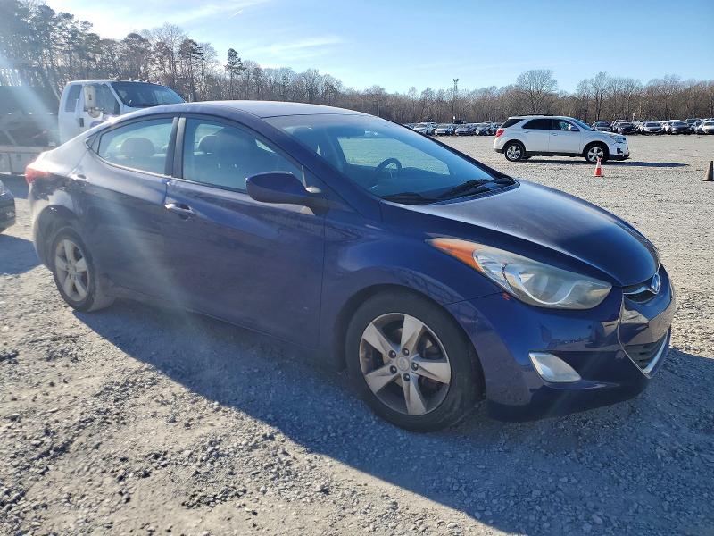 Photo 4 from auction – 2013 HYUNDAI ELANTRA with VIN 5NPDH4AE4DH324945