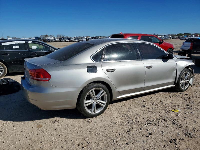 Photo 3 from auction – 2014 VOLKSWAGEN PASSAT with VIN 1VWBN7A30EC099739