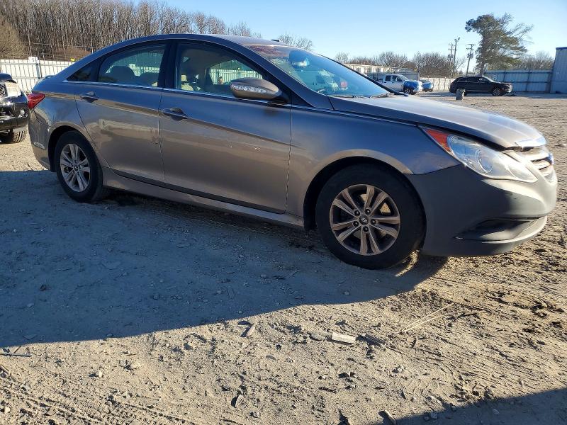 Photo 4 from auction – 2014 HYUNDAI SONATA with VIN 5NPEB4AC2EH904247