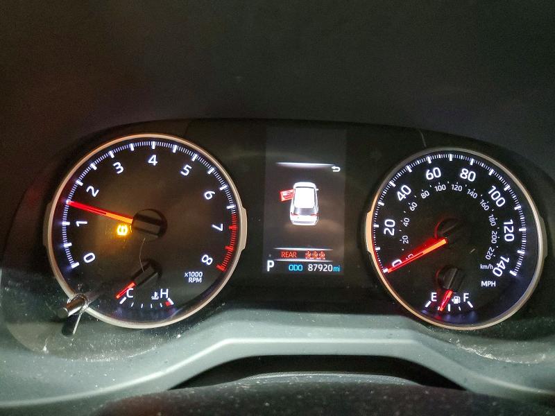 Photo 9 from auction – 2019 TOYOTA RAV4 LE with VIN JTMF1RFVXKD516408
