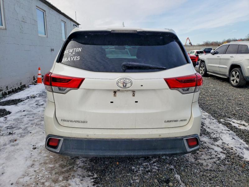 Photo 6 from auction – 2017 TOYOTA HIGHLANDER with VIN 5TDDZRFH5HS413131