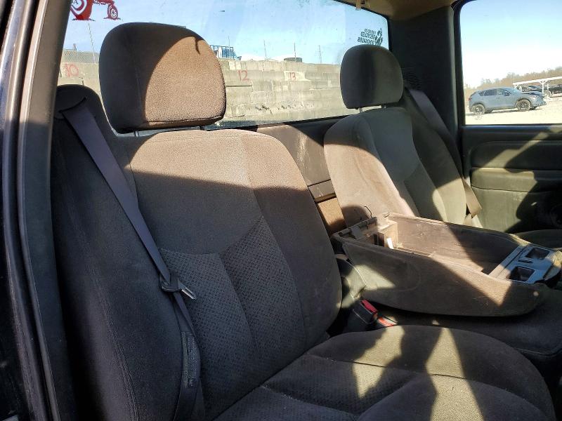 Photo 10 from auction – 2005 CHEVROLET SILVERADO with VIN 1GCEC14X75Z184995