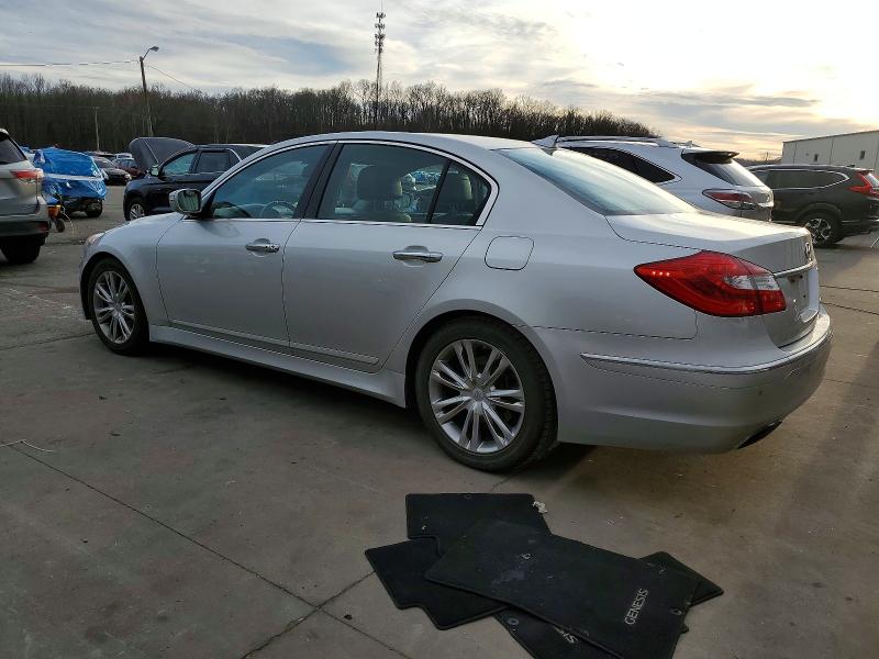 Photo 2 from auction – 2013 HYUNDAI GENESIS with VIN KMHGC4DD7DU233703
