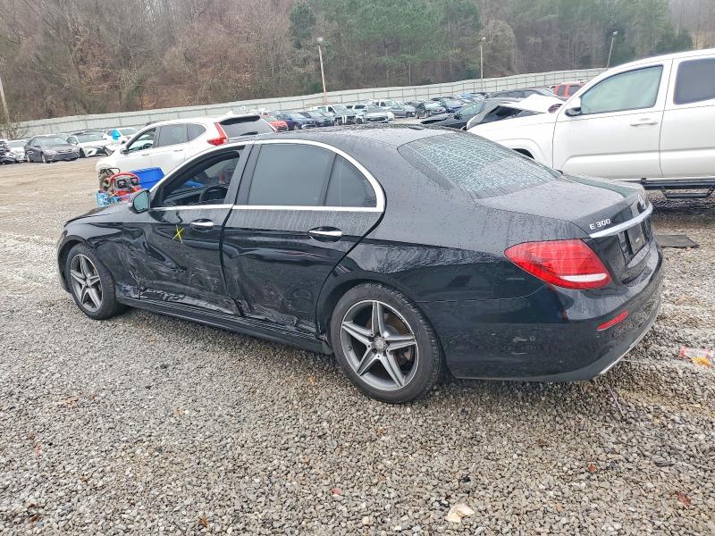 Photo 2 from auction – 2017 MERCEDES-BENZ E 300 4MAT with VIN WDDZF4KB6HA017358