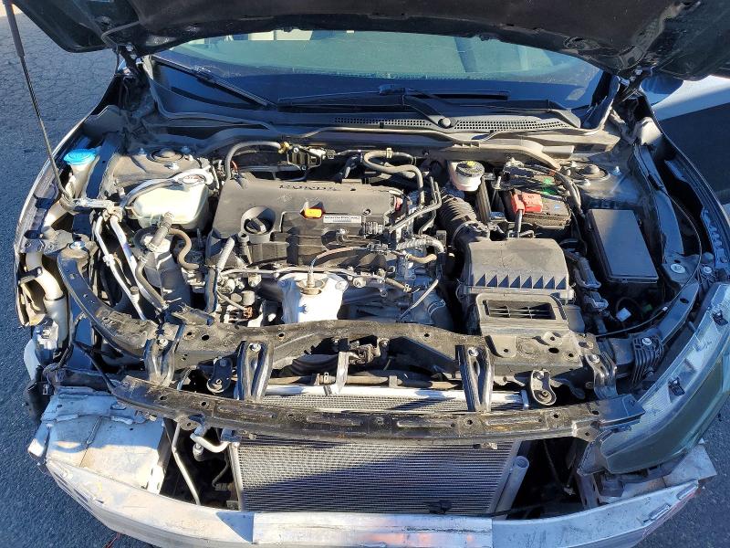 Photo 11 from auction – 2017 HONDA CIVIC LX with VIN 2HGFC2F56HH547895