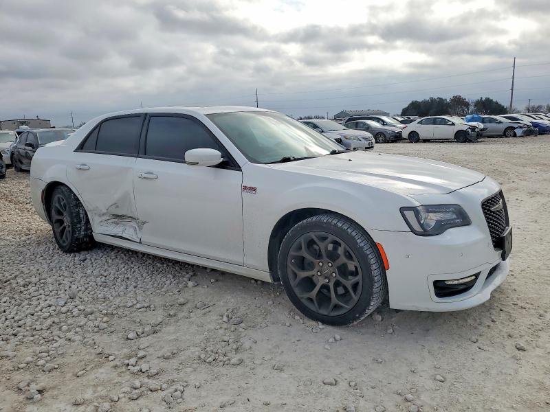 Photo 4 from auction – 2017 CHRYSLER 300 S with VIN 2C3CCABT5HH506324