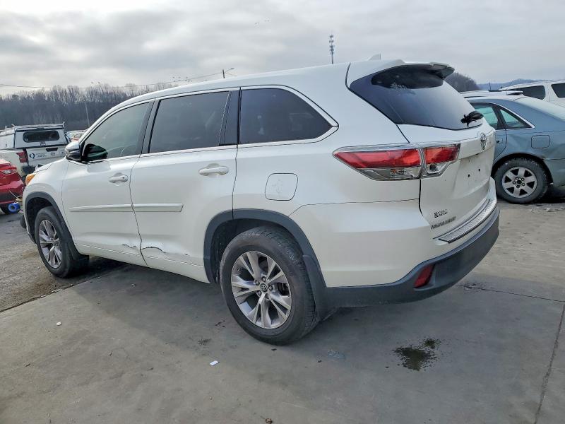 Photo 2 from auction – 2016 TOYOTA HIGHLANDER with VIN 5TDBKRFH3GS346099
