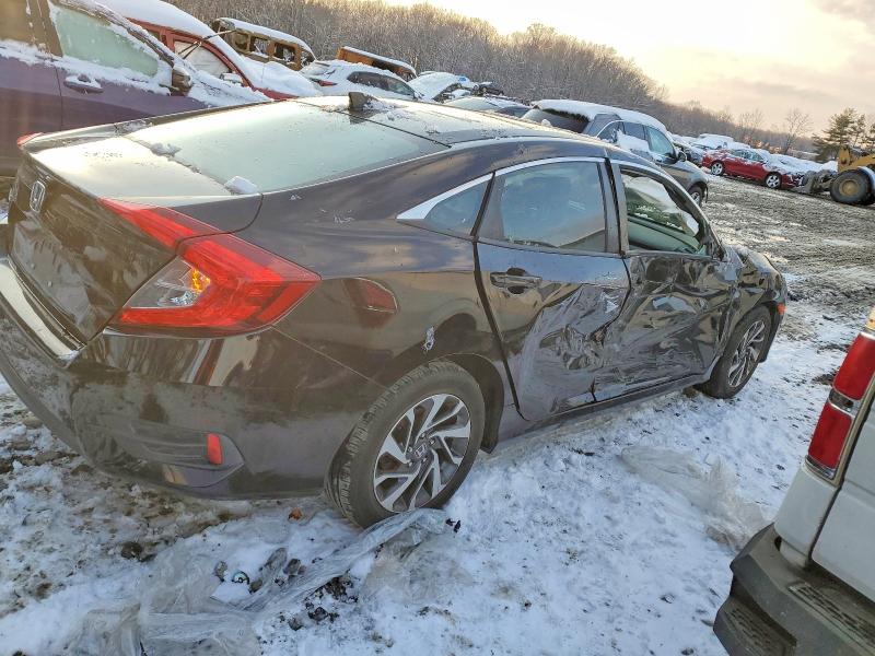 Photo 3 from auction – 2017 HONDA CIVIC EX with VIN 2HGFC2F80HH519388