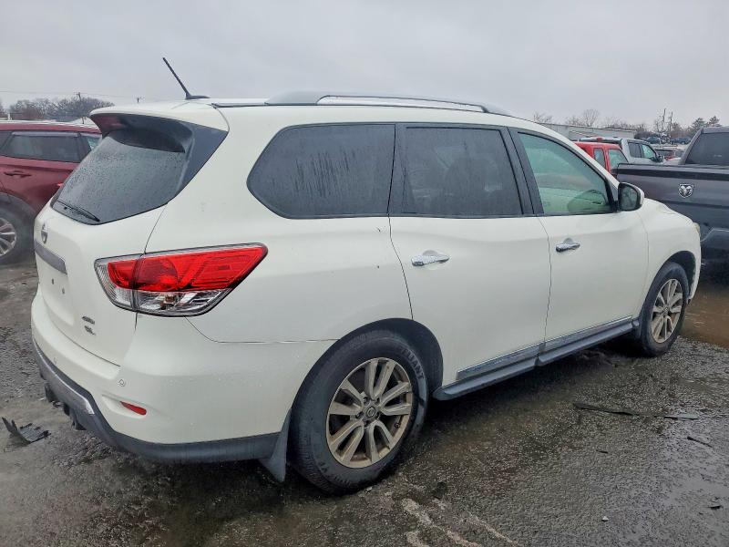 Photo 3 from auction – 2014 NISSAN PATHFINDER with VIN 5N1AR2MM1EC725076