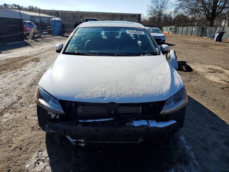 Zdjęcie 5 z aukcji – 2017 VOLKSWAGEN JETTA z VIN 3VWDB7AJ9HM404383