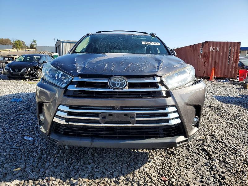 Photo 5 from auction – 2017 TOYOTA HIGHLANDER with VIN 5TDYZRFH6HS226479