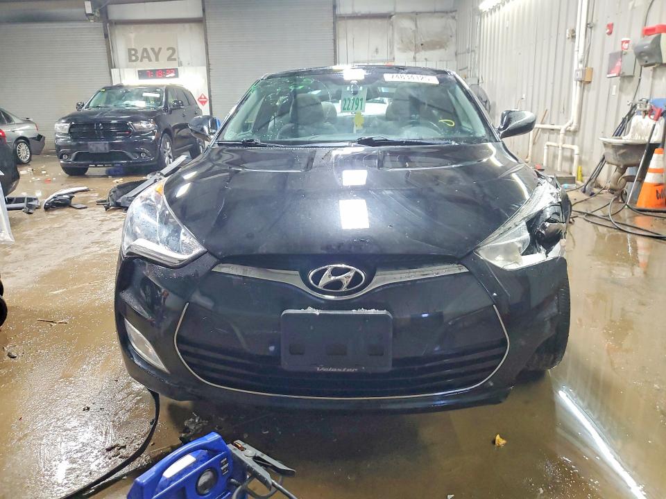 Photo 5 from auction – 2014 HYUNDAI VELOSTER with VIN KMHTC6AD0EU199104