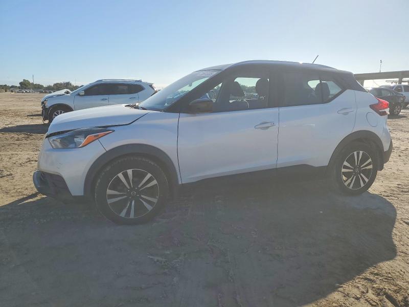 NISSAN KICKS 2020 with VIN 3N1CP5CV4LL498694 - Photo from auction