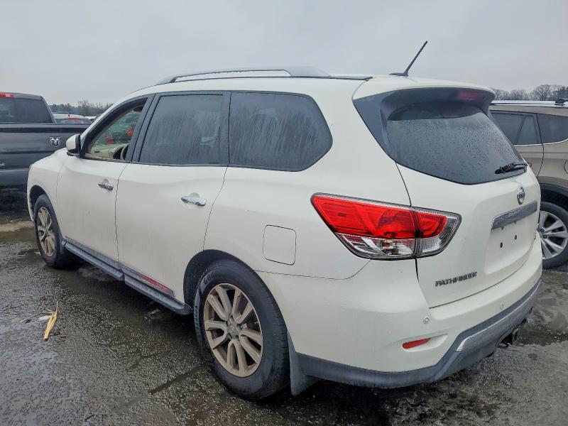 Photo 2 from auction – 2014 NISSAN PATHFINDER with VIN 5N1AR2MM1EC725076
