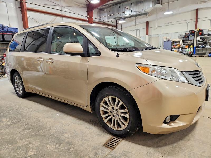 Photo 4 from auction – 2011 TOYOTA SIENNA XLE with VIN 5TDYK3DC4BS077425