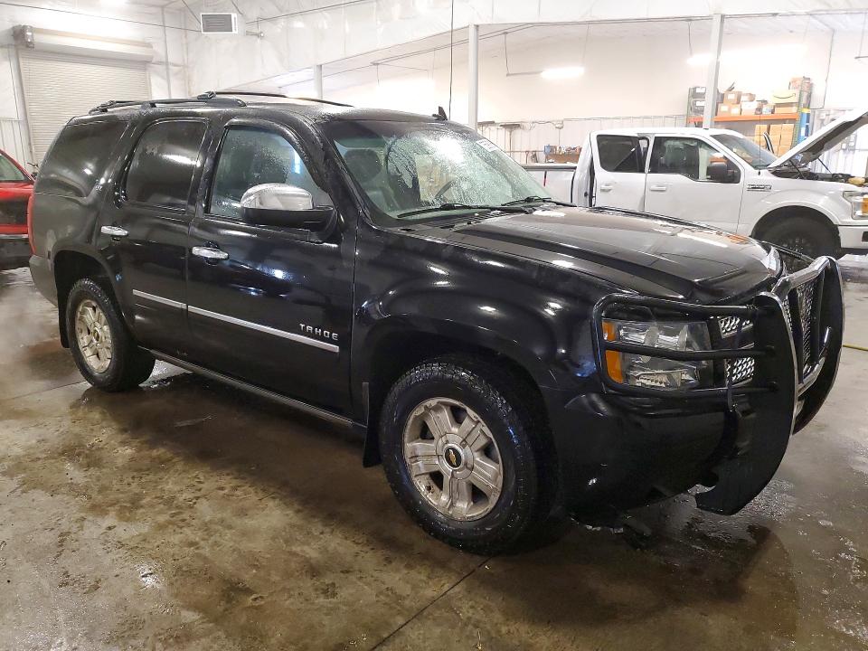 Photo 4 from auction – 2011 CHEVROLET TAHOE with VIN 1GNSKCE04BR195099