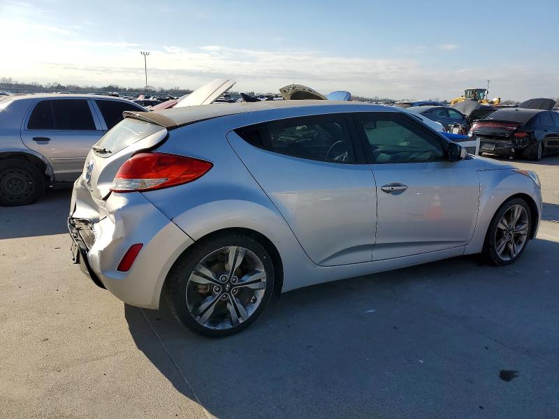 Photo 3 from auction – 2017 HYUNDAI VELOSTER with VIN KMHTC6AD2HU322552