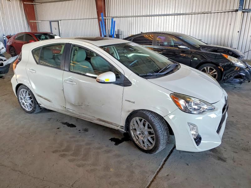 Photo 4 from auction – 2016 TOYOTA PRIUS C with VIN JTDKDTB36G1132402