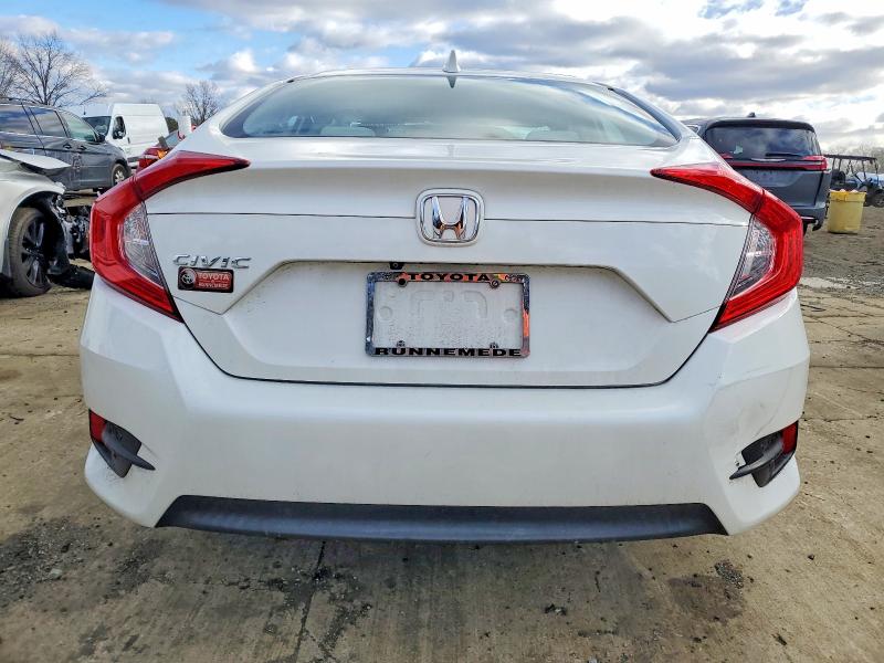 Photo 6 from auction – 2017 HONDA CIVIC with VIN 2HGFC2F72HH523823