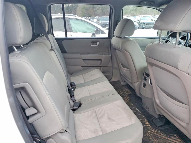 Foto 11 de la subasta – 2015 HONDA PILOT LX con VIN 5FNYF4H24FB014458