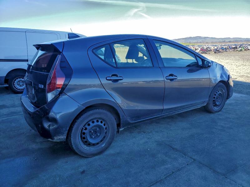Photo 3 from auction – 2016 TOYOTA PRIUS C with VIN JTDKDTB33G1589846