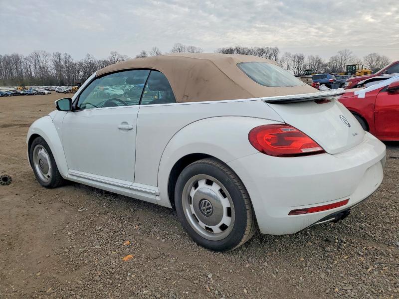 Photo 2 from auction – 2018 VOLKSWAGEN BEETLE with VIN 3VW5DAAT0JM504472