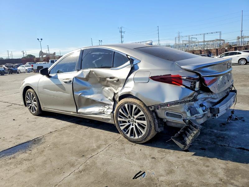 Photo 2 from auction – 2019 LEXUS ES with VIN JTHB21B11K2006703