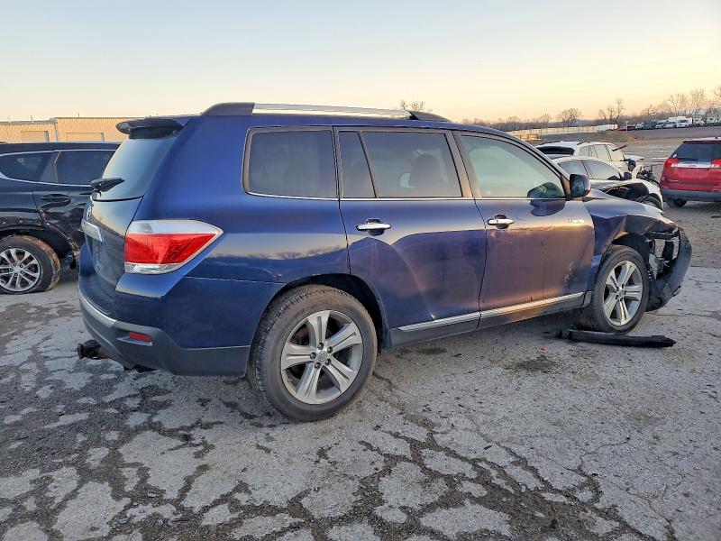 Photo 3 from auction – 2013 TOYOTA HIGHLANDER with VIN 5TDDK3EH1DS261975