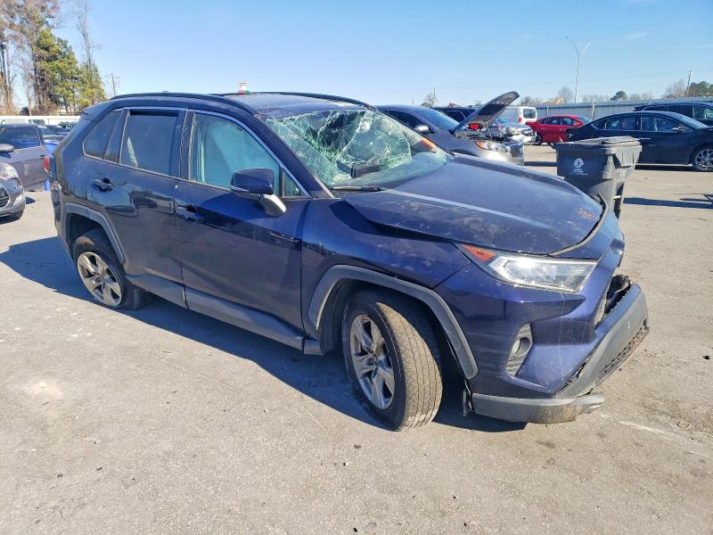 Photo 4 from auction – 2019 TOYOTA RAV4 with VIN 2T3W1RFV5KC024244