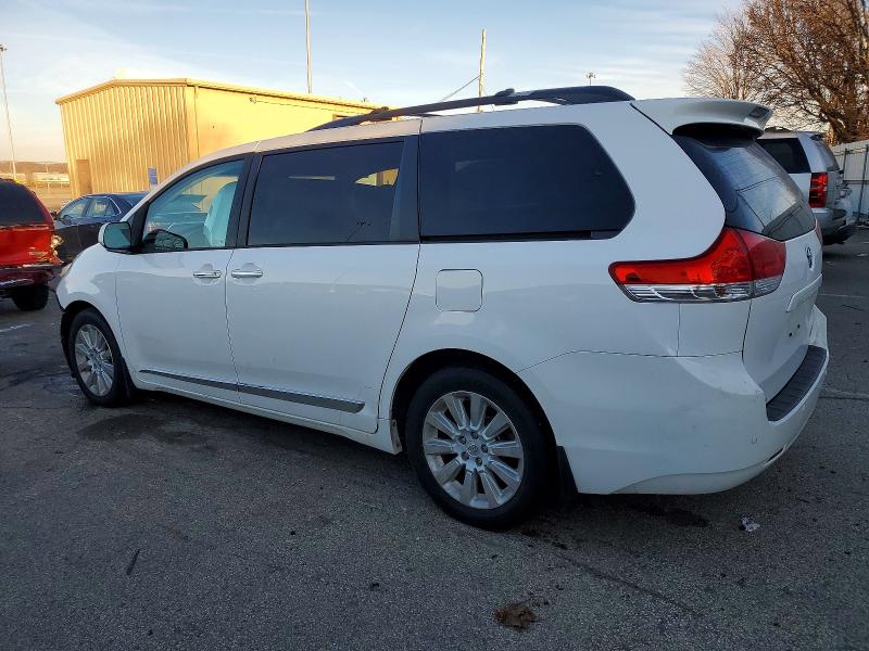 Photo 2 from auction – 2013 TOYOTA SIENNA XLE with VIN 5TDDK3DC8DS056045