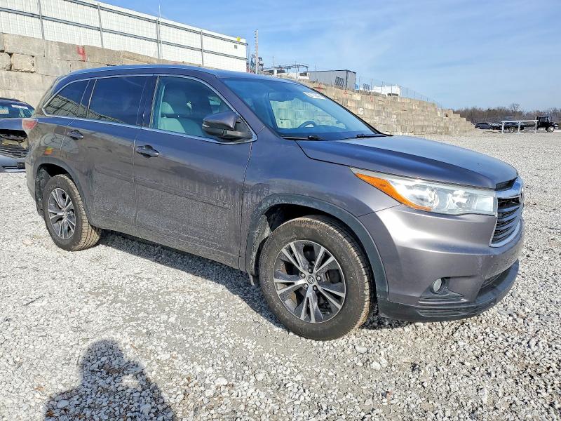 Photo 4 from auction – 2016 TOYOTA HIGHLANDER with VIN 5TDJKRFH8GS264431