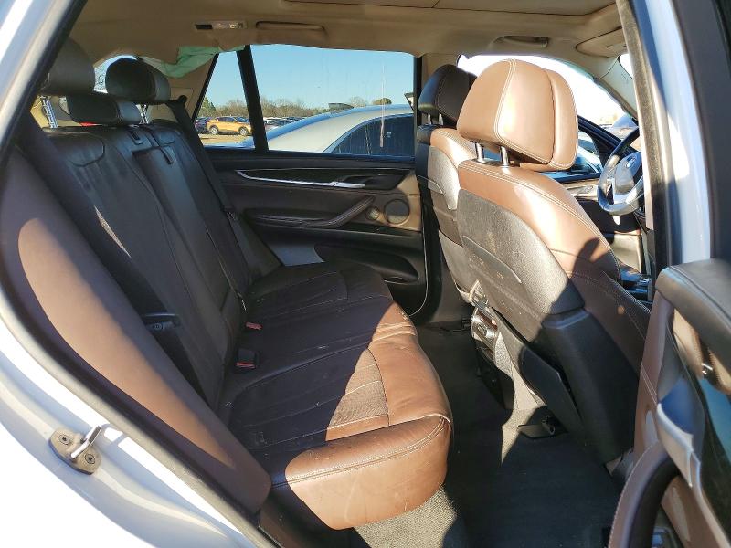 Photo 11 from auction – 2015 BMW X5 XDRIVE3 with VIN 5UXKR0C5XF0P08477