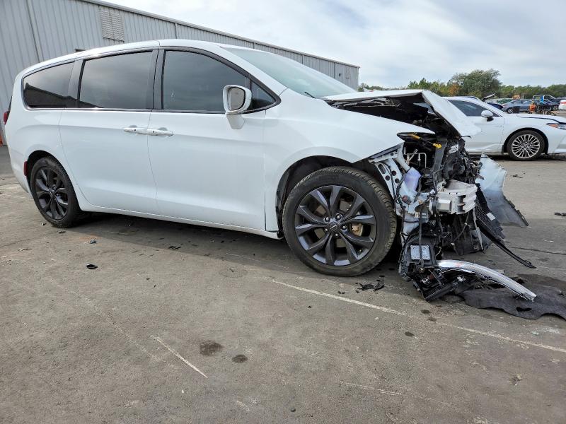 Photo 4 from auction – 2019 CHRYSLER PACIFICA T with VIN 2C4RC1FG4KR721486